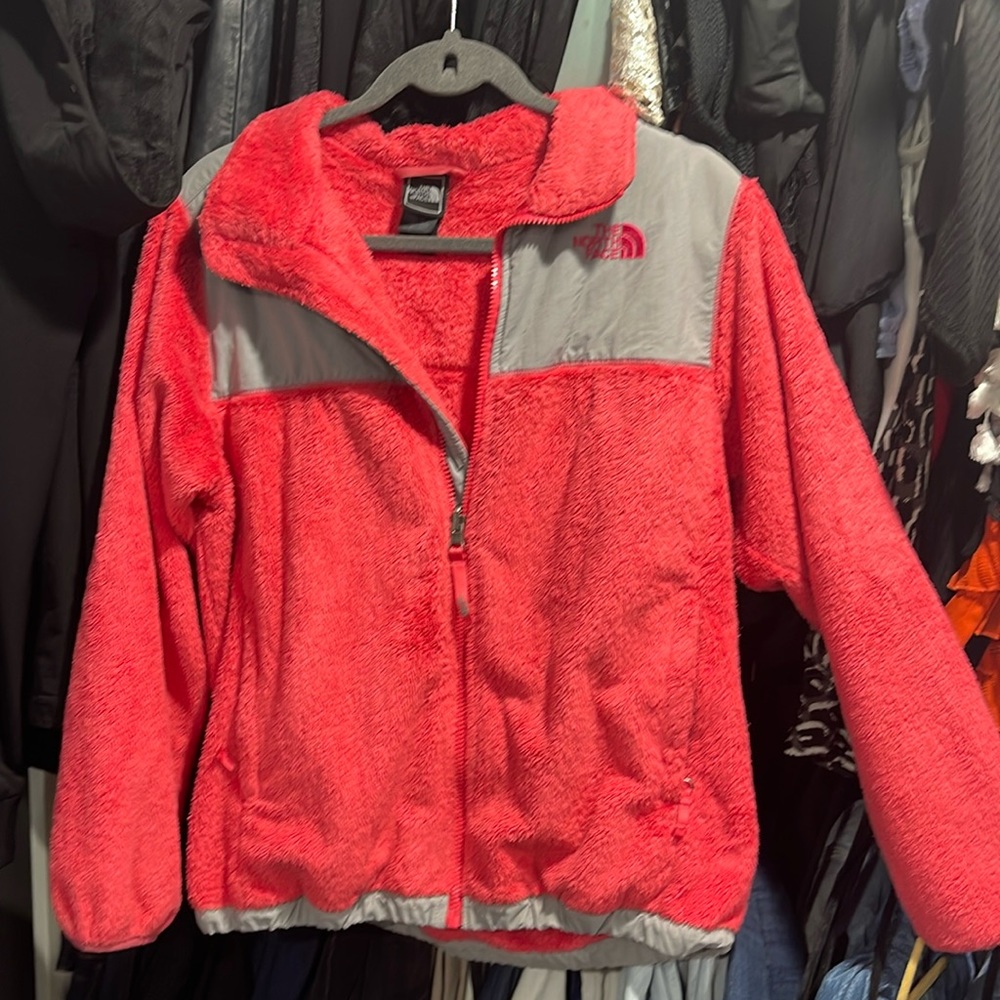 Kids size 18/ woman’s XS coral colored north face